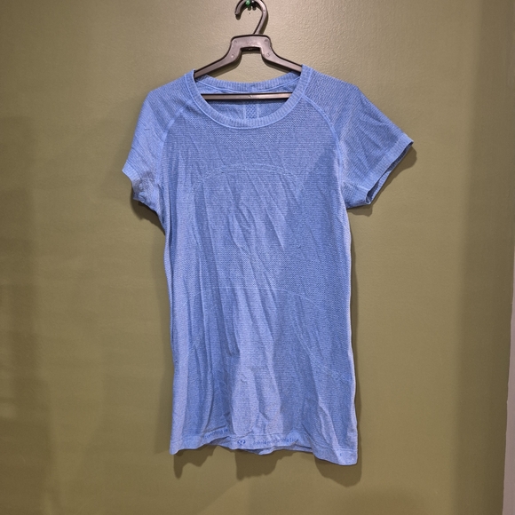 Lululemon Women’s Blue Performance Knit Top - Picture 2 of 12